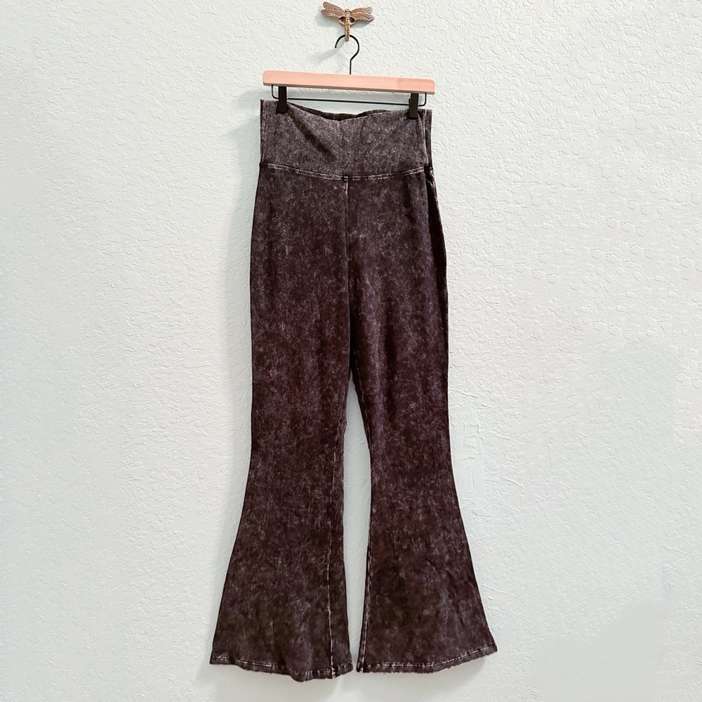 Zenana Signature• High Waisted•Flare•Black Mineral Wash•Leggings